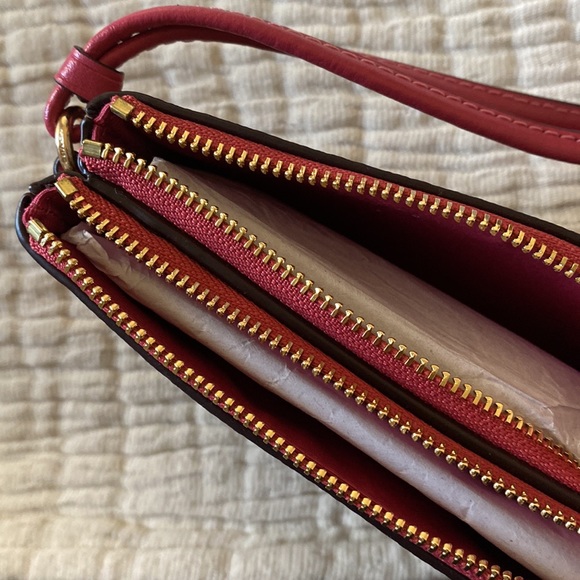 NWT coach wallet wristlet strawberry - Picture 3 of 6